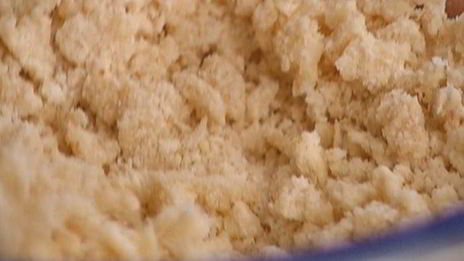 апельсиновый пудинг с золотистым сиропом