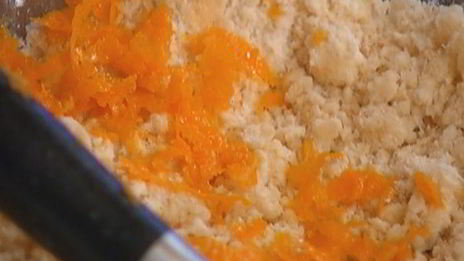 апельсиновый пудинг с золотистым сиропом