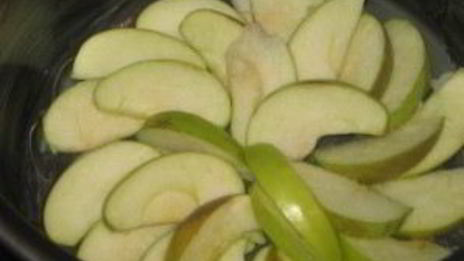 десерт из яблок в мультиварке