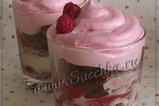 Десерт со взбитыми сливками