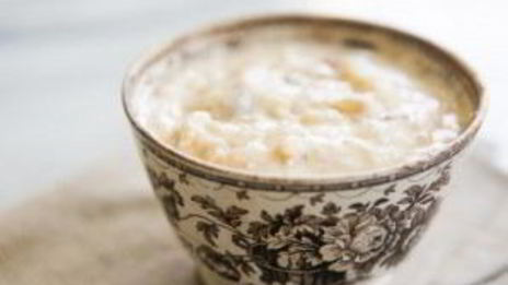 домашний рисовый пудинг с изюмом