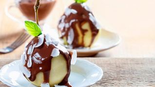 Груша в шоколадном соусе