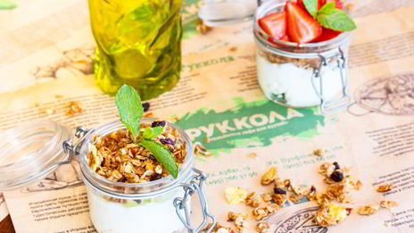 йогурт с домашней гранолой