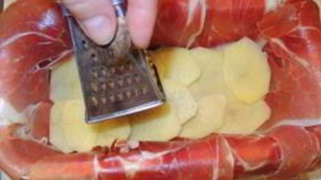 картофельный мильфей с хамоном