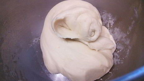 клубничные бухтельн с ванильным пудингом и штрейзелем