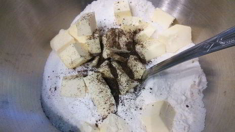 клубничные бухтельн с ванильным пудингом и штрейзелем