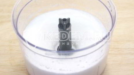 бисквитный рулет с клубничным кремом