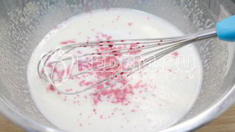 бисквитный рулет с клубничным кремом