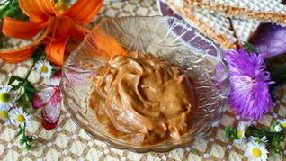 Крем для торта с вареной сгущенкой и маслом