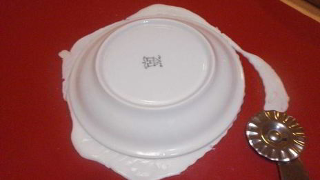 мешочки из моцареллы с кремом из сыра бри, трюфельным медом и лепестками трюфеля