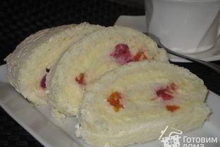 Рулет на белках с заварным кремом