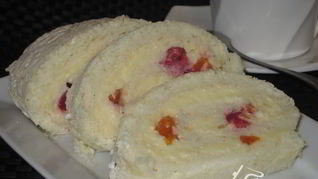 Рулет на белках с заварным кремом