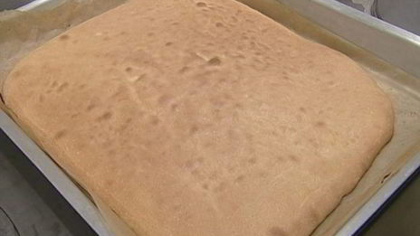 рулет с шоколадным кремом