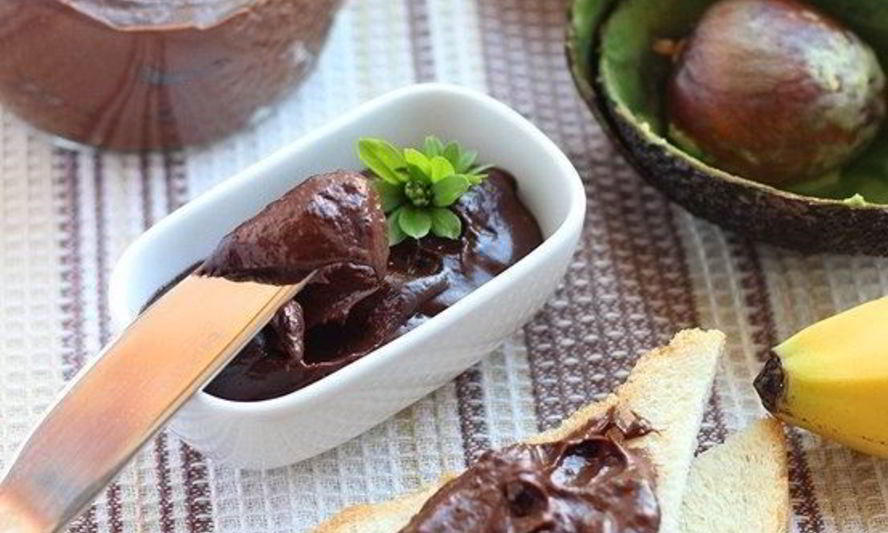 Рецепт шоколадного пудинга из банана и авокадо