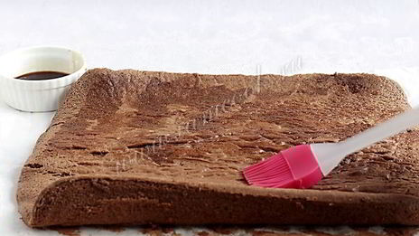 шоколадный рулет с кремом