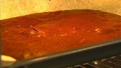 шоколадный рулет с малиновым кремом