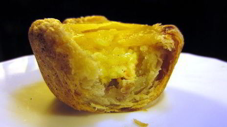 слоеные корзиночки с кремом и карамелью