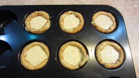 слоеные корзиночки с кремом и карамелью