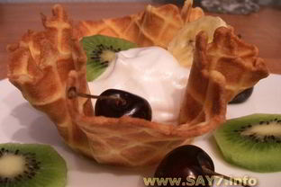 Вафельные корзиночки с белковым кремом