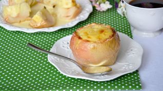 Яблоки с кремом по-португальски