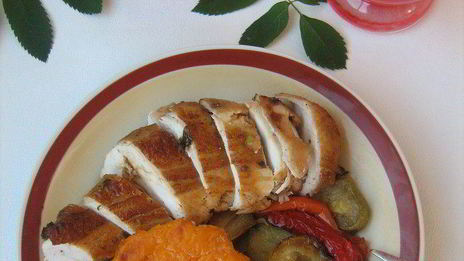 запеченная курица с травами, тыквенным крем-брюле и овощами осенняя рапсодия