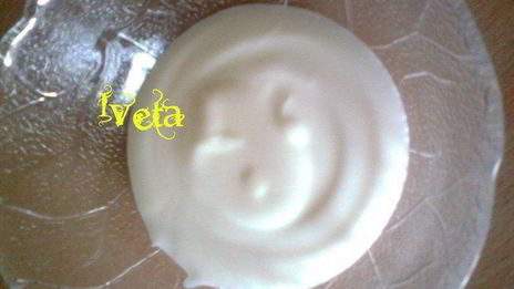 легкий десерт с клубникой