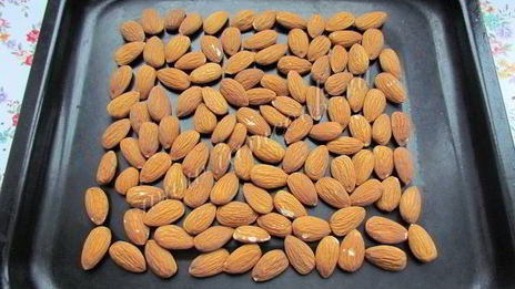 миндаль в шоколаде