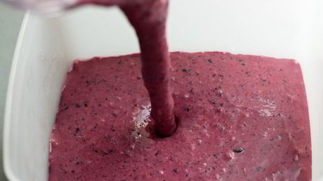 черничное мороженое со сгущенкой