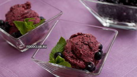 черничное мороженое со сгущенкой