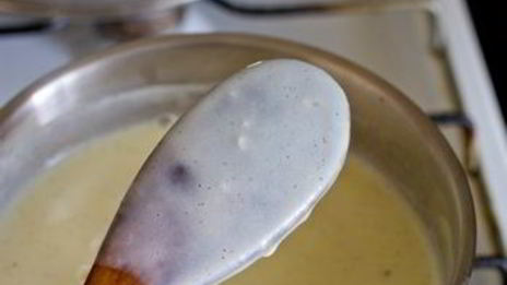 классическое ванильное мороженое