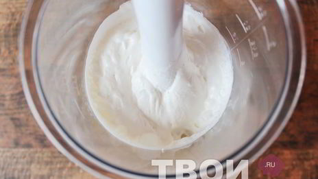 клубничное мороженое