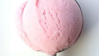 Кокосово-красносмородиновое мороженое