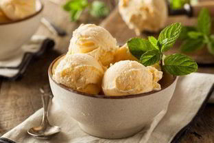 Мандариновое мороженое со сгущенным молоком