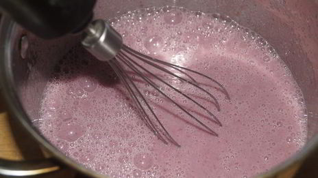 молочно-малиновое мороженое