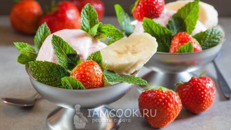 мороженое из банана и клубники