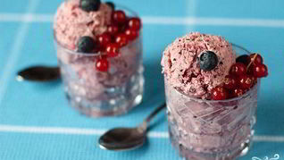 Мороженое из голубики и красной смородины