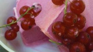 Мороженое из красной смородины