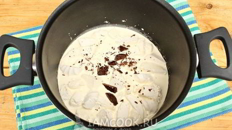 мороженое из шоколада и зефира