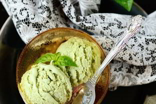 Мороженое с базиликом