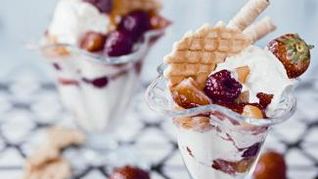 Мороженое с фруктами