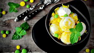 Мороженое с заварным лимонным кремом