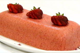 Мороженое Семифредо с клубникой