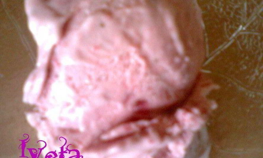 Рецепт сливочно-клубничного мороженого