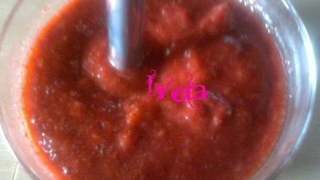 сливочно-клубничное мороженое