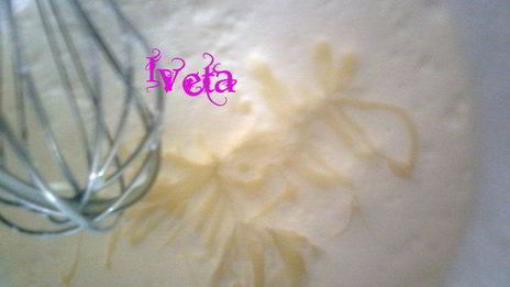 сливочно-клубничное мороженое