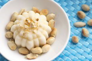 Сливочное мороженое с арахисом