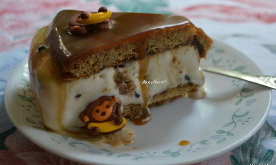 Рецепт торта-мороженого с ирисовым соусом