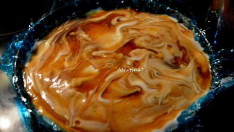 торт-мороженое с ирисовым соусом