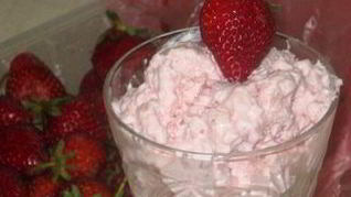 Творожно-клубничное мороженое