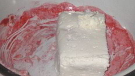 творожно-клубничное мороженое